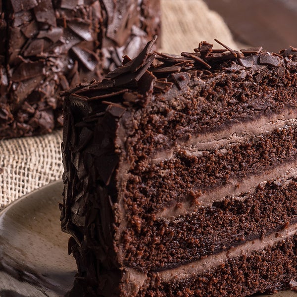 David’s Cookies Premier Chocolate Cake, 7.2 lbs (Serves 14)