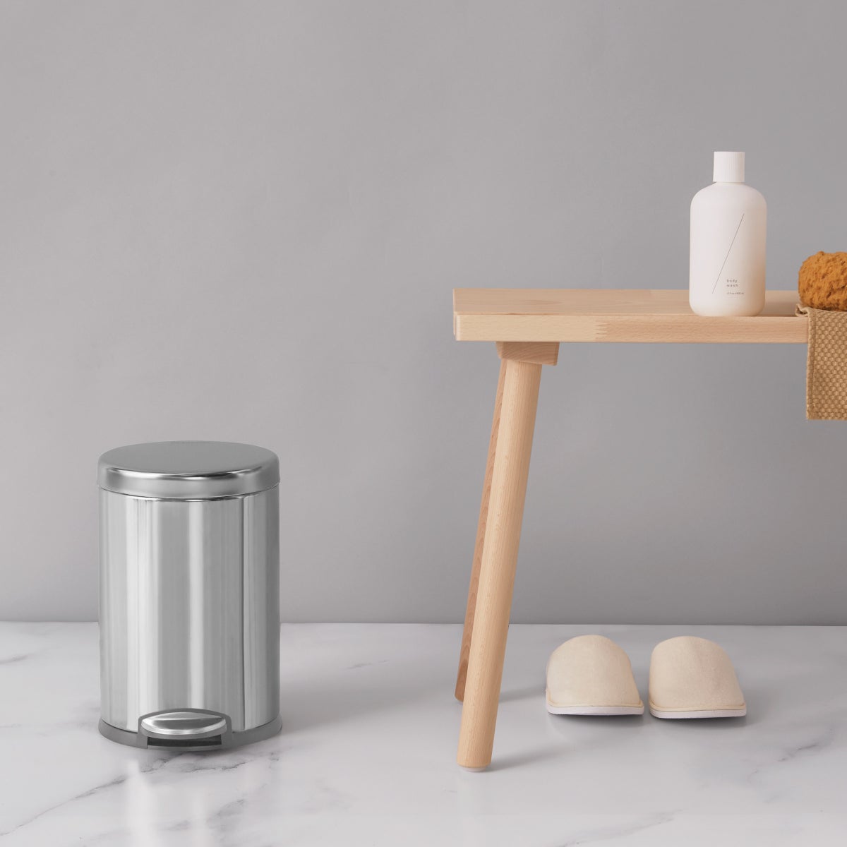 simplehuman 4.5L Round Step Can, 2-pack and Code A Liners, 30-pack