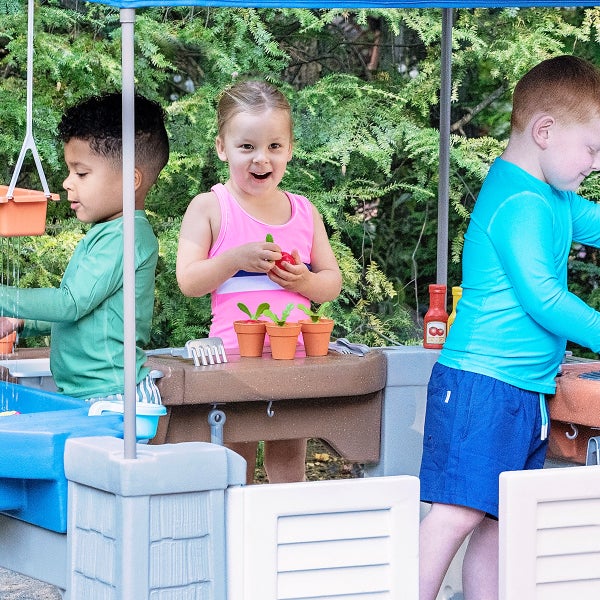 Step2 Grill & Gather Play Center with Canopy