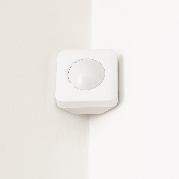 SimpliSafe Home Security Kit, 13-piece