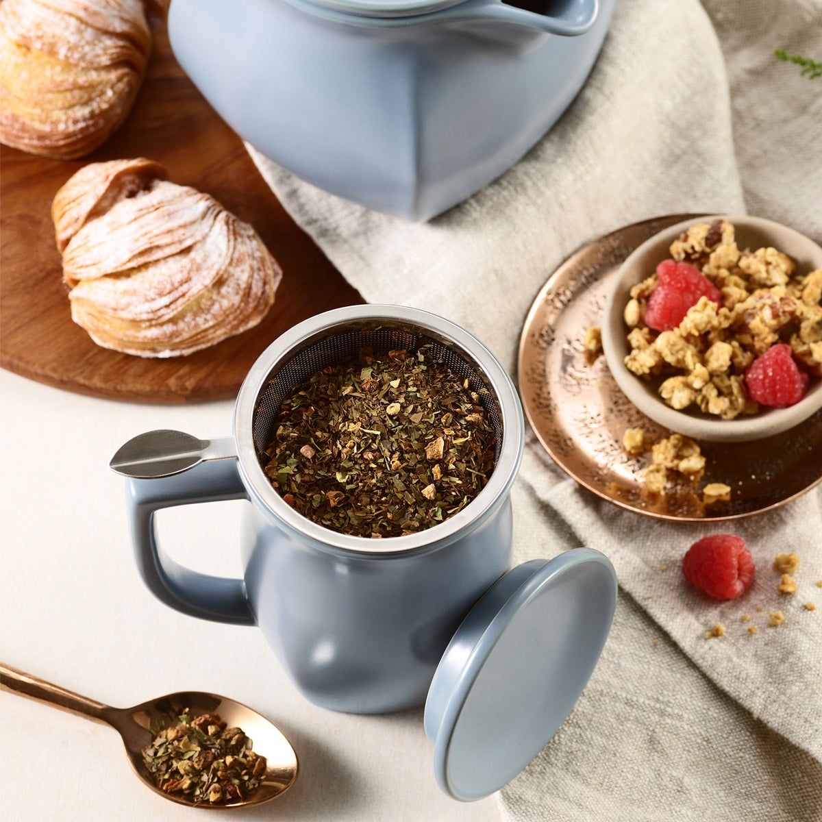 Tea Forte Single Steep Herbal Retreat Tea Bundle with Stone Blue Fiore Teapot, Steeping Cup & 30 Single Steeps Loose Leaf Teas